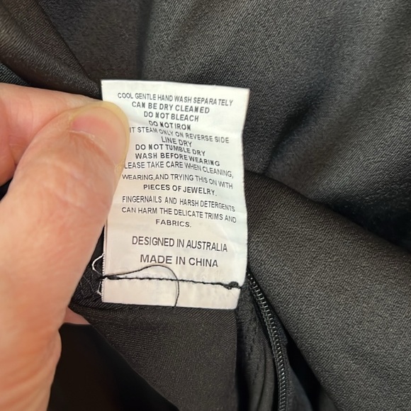 Elliatt Amari Satin Off The Shoulder Jumpsuit Size XS In Black - Picture 16 of 16